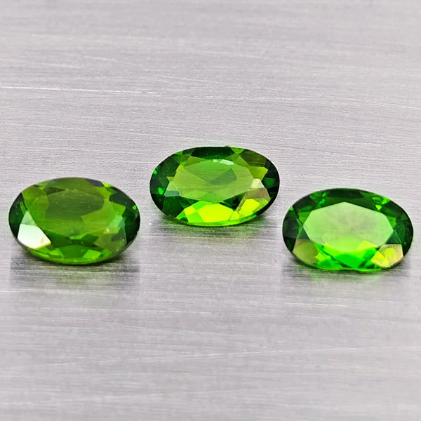 Natural Green Chrome Diopside Gemstones 1.18 Ct. 3 Pcs. Oval Shape 6.1 x 4.2 Mm. (1 of 3)