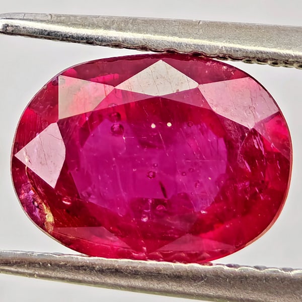 Natural Purplish Red Ruby Gemstones 2.19 Ct. Oval Shape 9 x 6.8 Mm. (1 of 3)