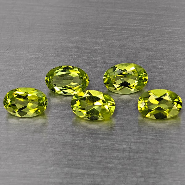 Natural Green Peridot Gemstones 2.85 Ct. 5 Pcs. Oval Shape 6.1 x 4.2 Mm. (1 of 3)