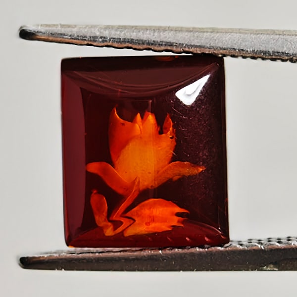 Natural Brown Yellow Amber 0.64 Ct. 8.5 x 7.3 Mm. Flower Carving: Product ID: 819090984 Product Name: Natural Amber Weight: 0.64 CT. Size: 8.5 x 7.3 x 2.8 MM. Shape: Baguette Color: Brown Yellow Clarity:Semi - Transparent Luster: Good Gems Origin: Poland Treatment: 