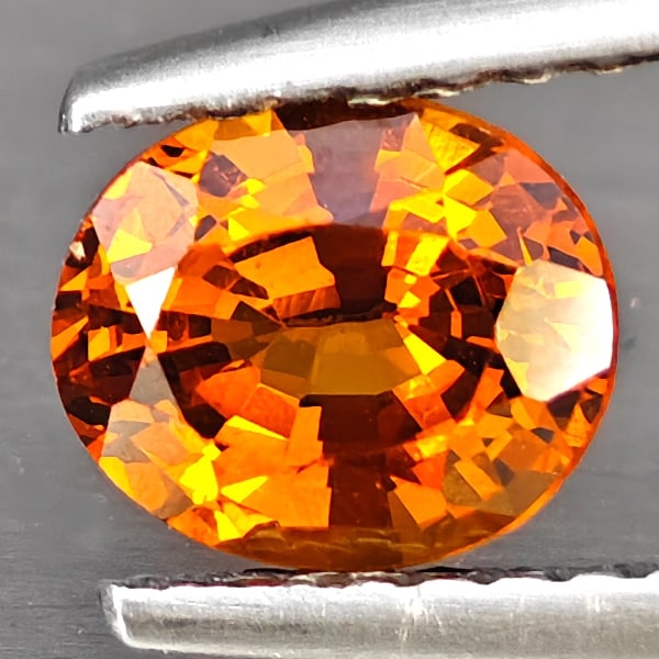 Natural Orange Spessartine Garnet Gemstones 0.95 Ct. Oval Shape 6.6 x 5.7 Mm. (1 of 3)