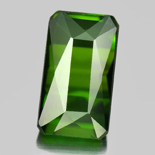 Natural Green Tourmaline Gemstones 2.90 Ct. VVS Octagon 9.9 x 5.7 Mm.: Product ID: 807239378 Product Name: Natural Tourmaline Weight: 2.90 CT. Size: 9.9 x 5.7 x 5.8 MM. Shape: Octagon Color: Green Clarity:VVS Luster: Good Gems Origin: Nigeria Treatment: Unheated Crystal 