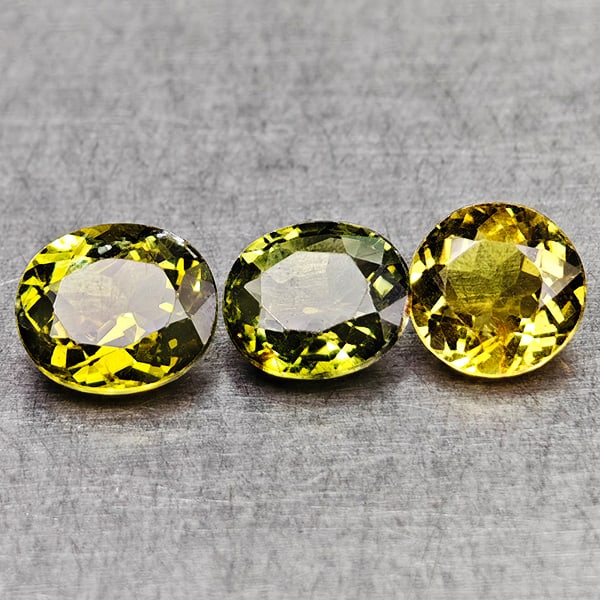 Natural Green Tourmaline Gemstones 2.06 Ct. 3 Pcs Mixed Shape Mixed Size: Product ID: 807250689 Product Name: Natural Tourmaline Weight: 2.06 CT. Size: 6.2 x 5.3 x 3.4 to 5.5 x 5.5 x 3.1 MM. Shape: Mixed Shape Color: Green Clarity:VSI Luster: Good Gems Origin: Nigeria Treat