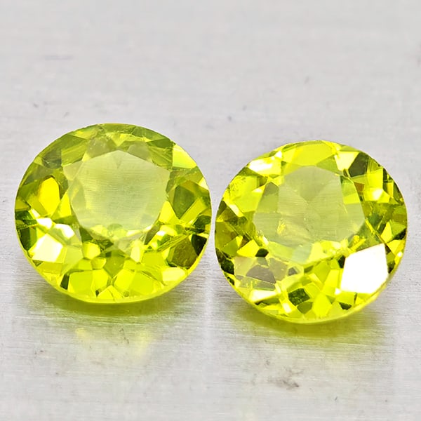 Natural Green Peridot Gemstones 1.51 Ct. 2 Pcs. Round Shape 6 Mm.: Product ID: 805317454 Product Name: Natural Rhodolite Weight: 1.51 CT. Size: 6 x 6 x 3.3 MM. Shape: Round Color: Green Clarity:VSI Luster: Good Gems Origin: Pakistan Treatment: Unheated Crystal Struct