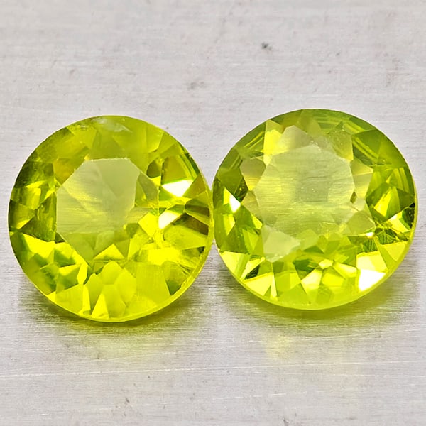 Natural Green Peridot Gemstones 1.79 Ct. 2 Pcs. Round Shape 6.1 Mm.: Product ID: 805317491 Product Name: Natural Rhodolite Weight: 1.79 CT. Size: 6.1 x 6.1 x 3.4 MM. Shape: Round Color: Green Clarity:VSI Luster: Good Gems Origin: Pakistan Treatment: Unheated Crystal St
