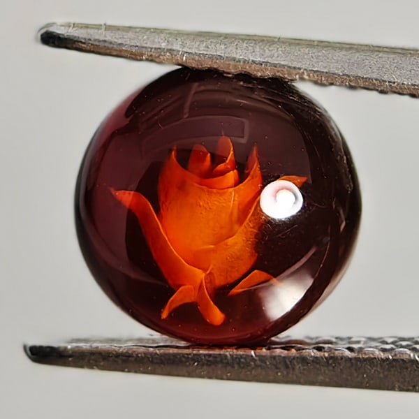 Natural Brown Yellow Amber Gemstones 0.54 Ct. Round Cabochon Flower Carving In Shape 7.8 Mm.: Product ID: 819090970 Product Name: Natural Amber Weight: 0.54 CT. Size: 7.8 x 7.8 x 3.1 MM. Shape: Round Cabochon Color: Brown Yellow Clarity:Semi - Transparent Luster: Good Gems Origin: Poland Treat