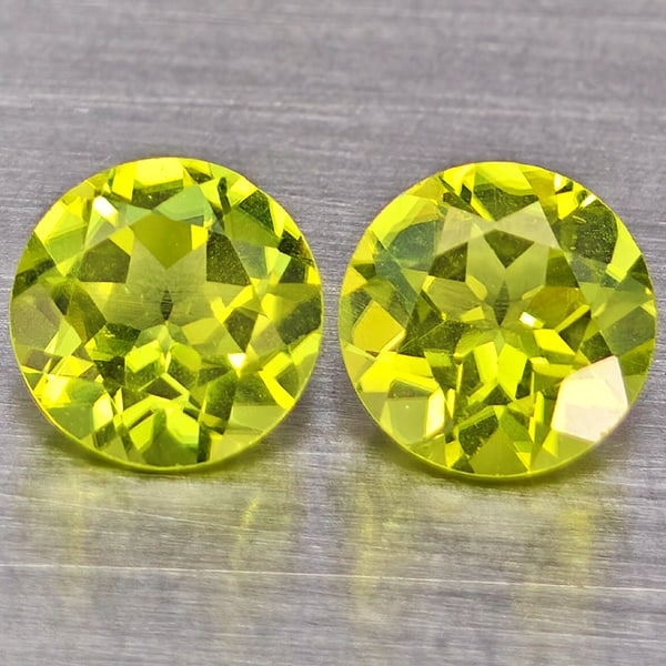 Natural Green Peridot Gemstones 1.32 Ct. 2 Pcs. Round Shape 5.2 Mm.: Product ID: 805317689 Product Name: Natural Peridot Weight: 1.32 CT. Size: 5.2 x 5.2 x 3 MM. Shape: Round Color: Green Clarity:VSI Luster: Good Gems Origin: Pakistan Treatment: Unheated Crystal Struct