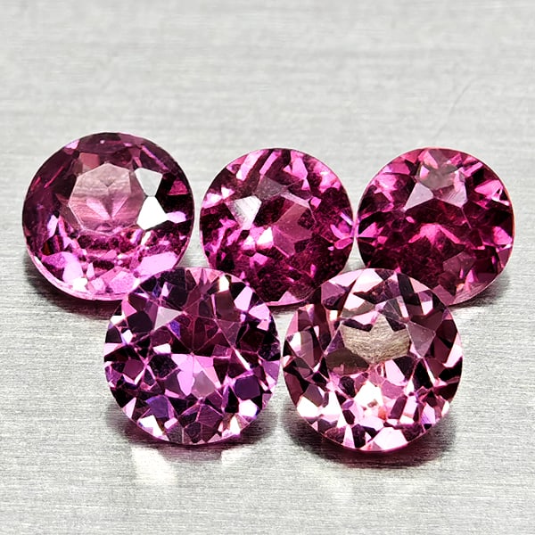 Natural Purplish Pink Rhodolite Garnet Gemstones 1.46 Ct. 5 Pcs Round Shape 4.2 Mm.: Product ID: 802936865 Product Name: Natural Rhodolite Weight: 1.46 CT. Size: 4.2 x 4.2 x 2.6 MM. Shape: Round Color: Purplish Pink Clarity:VSI Luster: Good Gems Origin: Madagascar Treatment: Unheated 