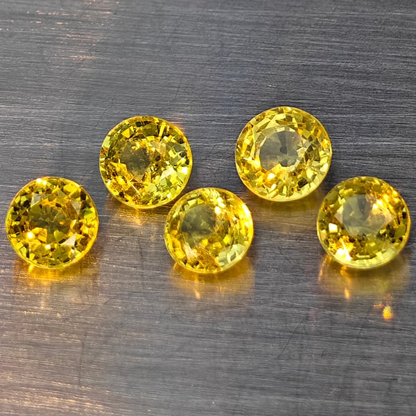 Natural Greenish Yellow Titanium Sphene Gemstones Rainbow Spark 1.70 Ct. 5 Pcs Round Shape 4 Mm. (1 of 3)
