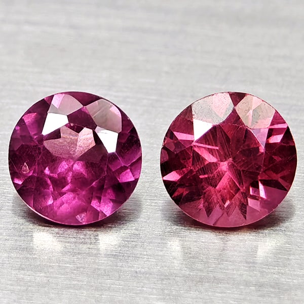 Natural Purplish Pink Rhodolite Garnet 0.76 Ct. 2 Pcs Round 4.3 Mm Gemstones From Madagascar: Product ID: 802936899 Product Name: Natural Rhodolite Weight: 0.76 CT. Size: 4.3 x 4.3 x 2.9 MM. Shape: Round Color: Purplish Pink Clarity:VSI Luster: Good Gems Origin: Madagascar Treatment: Unheated 