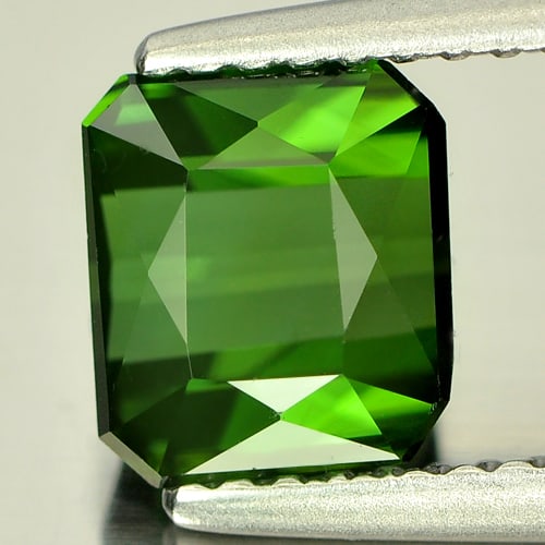 Natural Green Tourmaline Gemstones 1.65 Ct. VVS Octagon Shape 7 x 6.2 Mm. (1 of 3)
