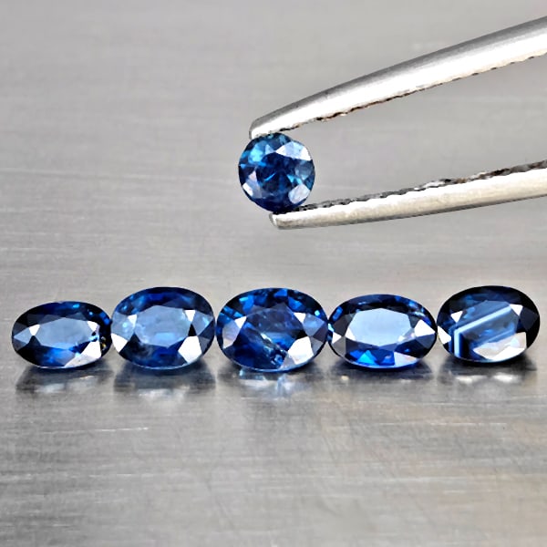 Natural Blue Sapphire Gemstones 1.87 Ct. 6 Pcs Mixed Shape Mixed Size: Product ID: 806012390 Product Name: Natural Blue Sapphire Weight: 1.87 CT. Size: 5.2 x 3.8 x 2.5 to 3.5 x 3.5 x 2.8 MM. Shape: Mixed Shape Color: Blue Clarity:SI1 Luster: Good Gems Origin: Madagascar 
