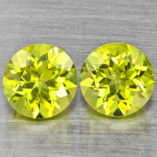 Natural Green Peridot Gemstones 1.32 Ct. 2 Pcs. Round Shape 5.1 Mm.: Product ID: 805317626 Product Name: Natural Peridot Weight: 1.32 CT. Size: 5.1 x 5.1 x 3.5 MM. Shape: Round Color: Green Clarity:VSI Luster: Good Gems Origin: Pakistan Treatment: Unheated Crystal Stru