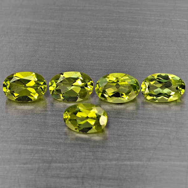 Natural Green Peridot Gemstones 2.81 Ct. 5 Pcs. Oval Shape 6.1 x 4.1 Mm.: Product ID: 805317766 Product Name: Natural Peridot Weight: 2.81 CT. Size: 6.1 x 4.1 x 3.1 MM. Shape: Oval Shape Color: Green Clarity:VSI Luster: Good Gems Origin: Pakistan Treatment: Unheated Crystal
