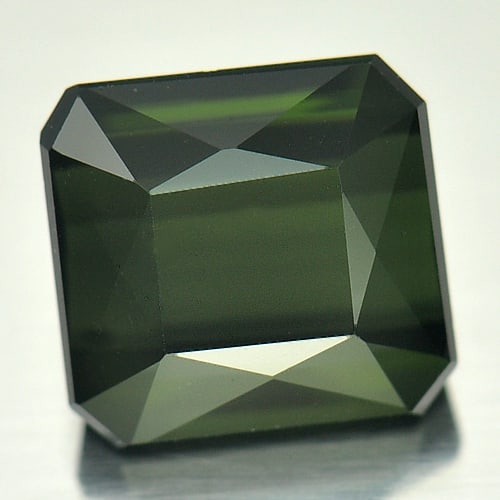 Natural Green Tourmaline Gemstones 2.70 Ct. VVS Octagon Shape 7.8 x 7.4 Mm.: Product ID: 807239775 Product Name: Natural Tourmaline Weight: 2.70 CT. Size: 7.8 x 7.4 x 4.8 MM. Shape: Octagon Color: Green Clarity:VVS Luster: Good Gems Origin: Nigeria Treatment: Unheated Crystal 