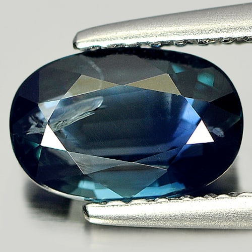 Natural Unheated Blue Sapphire Gemstones 1.41 Ct . Oval Shape 8.34 x 5.55 Mm.: Product ID: 806004615 Product Name: Natural Blue Sapphire Weight: 1.41 CT. Size: 8.34 x 5.55 x 3.05 MM. Shape: Oval Color: Blue Clarity:SI1 Luster: Good Gems Origin: Bangkaja, Thailand Treatment: Unhe
