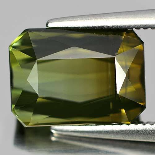 Natural Tourmaline Bi Color Gemstones 3.95 Ct. Octagon Shape 10.4 x 7.5 Mm.: Product ID: 807221039 Product Name: Natural Tourmaline Weight: 3.95 CT. Size: 10.4 x 7.5 x 5.5 MM. Shape: Octagon Color: Bi Color Clarity:VVS Luster: Good Gems Origin: Nigeria Treatment: Unheated Crys