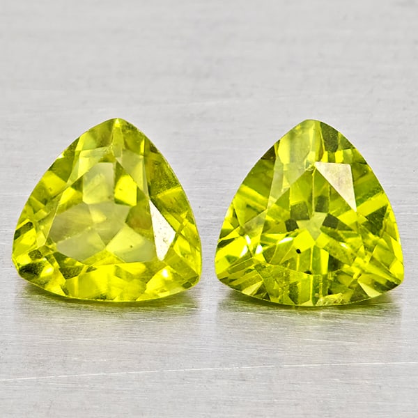 Natural Green Peridot Gemstones 1.39 Ct. 2 Pcs Trilliant Shape 6 Mm.: Product ID: 805317554 Product Name: Natural Peridot Weight: 1.39 CT. Size: 6 x 6 x 3.9 MM. Shape: Trilliant Color: Green Clarity:SI1 Luster: Good Gems Origin: Pakistan Treatment: Unheated Crystal Stru