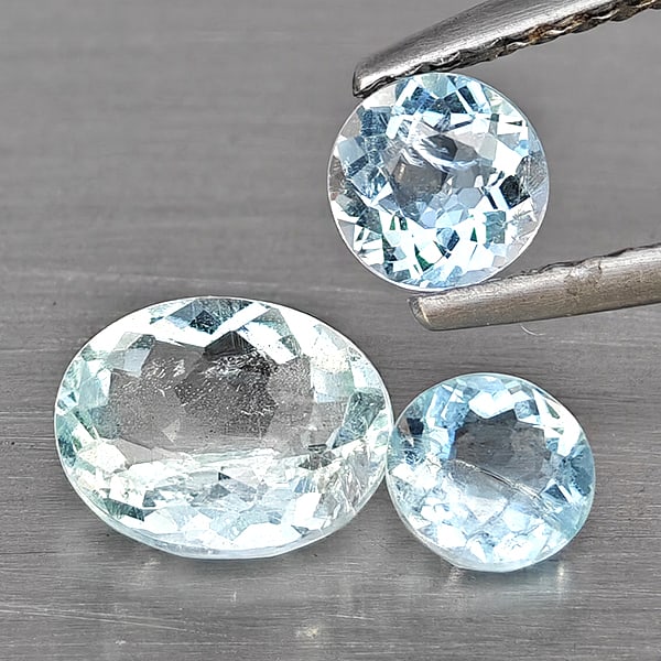 Natural Baby Blue Aquamarine Gemstones 1.38 Ct. 3 Pcs Mixed Shape Mixed Size: Product ID: 800812478 Product Name: Natural Gemstones Weight: 1.38 CT. Size: 7.1 x 5.9 x 3.3 to 4.5 x 4.5 x 2.8 MM. Shape: Mixed Shape Color: Baby Blue Clarity:SI1 Luster: Good Gems Origin: Brazil Tre