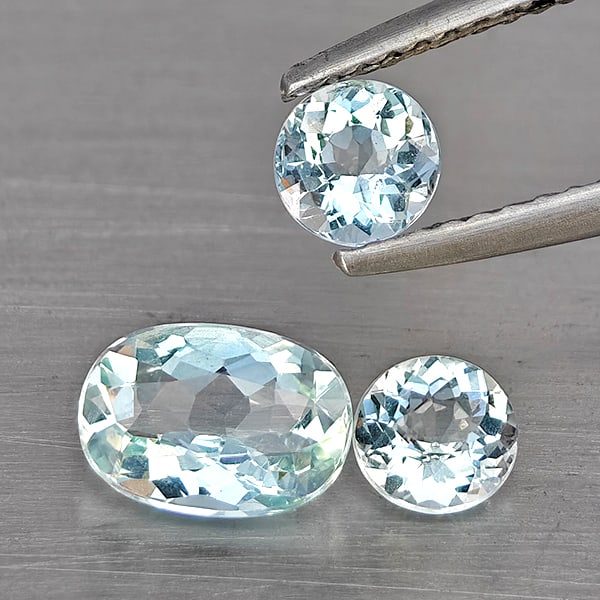 Natural Baby Blue Aquamarine Gemstones 1.38 Ct. 3 Pcs Mixed Shape Mixed Size: Product ID: 800812473 Product Name: Natural Gemstones Weight: 1.38 CT. Size: 7.4 x 5.4 x 3.3 to 4.6 x 4.6 x 3.3 MM. Shape: Mixed Shape Color: Baby Blue Clarity:SI1 Luster: Good Gems Origin: Brazil Tre