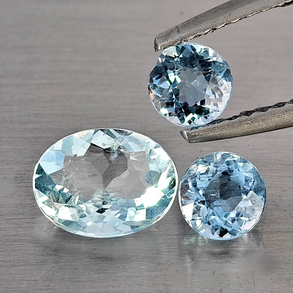 Natural Baby Blue Aquamarine Gemstones 1.53 Ct. 3 Pcs Mixed Shape Mixed Size: Product ID: 800812482 Product Name: Natural Gemstones Weight: 1.53 CT. Size: 7.6 x 6.6 x 3.4 to 4.5 x 4.5 x 3.1 MM. Shape: Mixed Shape Color: Baby Blue Clarity:SI1 Luster: Good Gems Origin: Brazil Tre