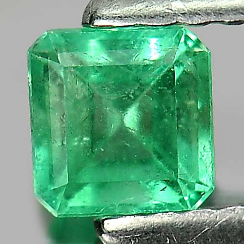 Natural Green Emerald Gemstones 0.39 Ct. Octagon Shape 4.3 x 4.2 Mm.: Product ID: 802403389 Product Name: Natural Emerald Weight: 0.39 CT. Size: 4.3 x 4.2 x 3 MM. Shape: Octagon Color: Green Clarity:SI Luster: Good Gems Origin: Columbia Treatment: Unheated Crystal Struc