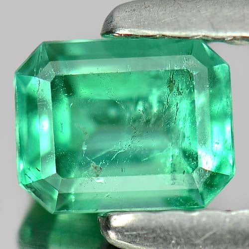 Natural Green Emerald Gemstones 0.40 Ct. Octagon Shape 5 x 4 Mm.: Product ID: 802401333 Product Name: Natural Emerald Weight: 0.40 CT. Size: 5 x 4 x 3 MM. Shape: Octagon Color: Green Clarity:VSI Luster: Good Gems Origin: Columbia Treatment: Unheated Crystal Structur