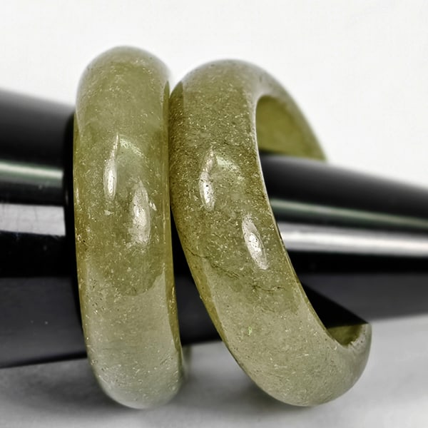 Natural Multi Color Jade Gemstones Rings 27.24 Ct. 2 Pcs Round Cabochon Size 4.5: Product ID: 819814660 Product Name: Natural Gemstones Weight: 27.24 CT. Size: 21 x 16 x 5 MM. Shape: Round Cabochon Color: Multi-Color Clarity:Opaque Luster: Good Gems Origin: Burma Treatment: Unheate