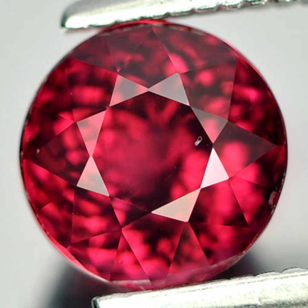 Natural Purplish Red Tourmaline Gemstones 1.48 Ct. VVS Round Shape 6.6 Mm. (1 of 3)
