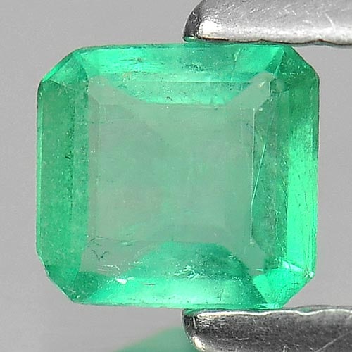 Natural Green Emerald Gemstones 0.30 Ct. Octagon Shape 4.7 x 4.5 Mm.: Product ID: 802403460 Product Name: Natural Emerald Weight: 0.30 CT. Size: 4.7 x 4.5 x 2 MM. Shape: Octagon Color: Green Clarity:SI Luster: Good Gems Origin: Columbia Treatment: Unheated Crystal Struc