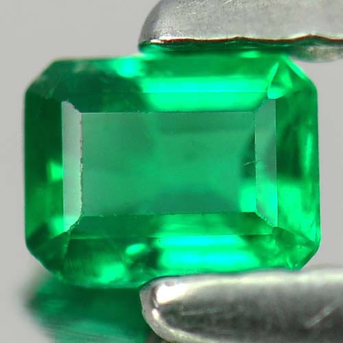 Natural Green Emerald Gemstones 0.17 Ct. Octagon Shape 3.9 x 3 Mm. (1 of 3)