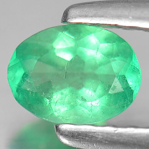 Natural Green Emerald Gemstones 0.27 Ct. Oval Shape 5.5 x 4.3 Mm. (1 of 3)