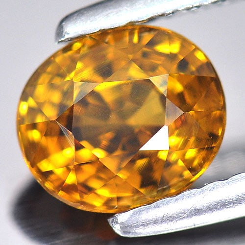 Natural Greenish Yellow Grossularite Mali Garnet Gemstones 1.35 Ct. Oval Shape 6.7 x 5.9 Mm.: Product ID: 802915427 Product Name: Natural Mali Garnet Weight: 1.35 CT. Size: 6.7 x 5.9 x 4.4 MM. Shape: Oval Color: Greenish Yellow Clarity:VVS Luster: Very Good Gems Origin: Madagascar Treatment: U