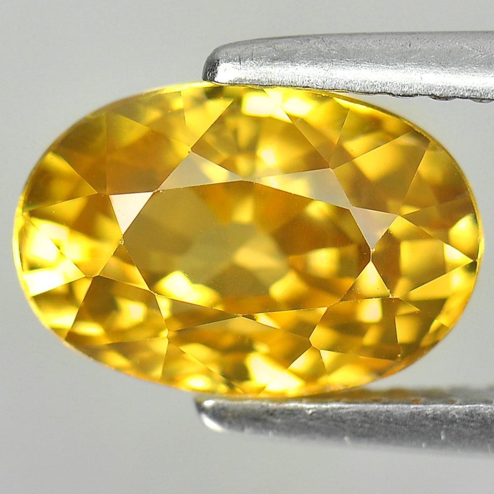 Natural Yellow Zircon Gemstones 4.28 Ct. VVS Oval Shape 10.1 x 7 Mm. (1 of 3)