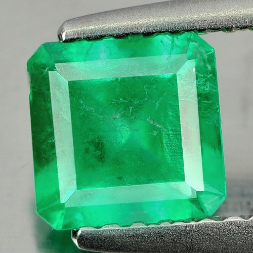Natural Green Emerald Gemstones 0.91 Ct. Octagon Shape 6 x 6 Mm.: Product ID: 802400999 Product Name: Natural Emerald Weight: 0.91 CT. Size: 6 x 6 x 4.2 MM. Shape: Octagon Color: Green Clarity:SI Luster: Good Gems Origin: Columbia Treatment: Unheated Crystal Structu
