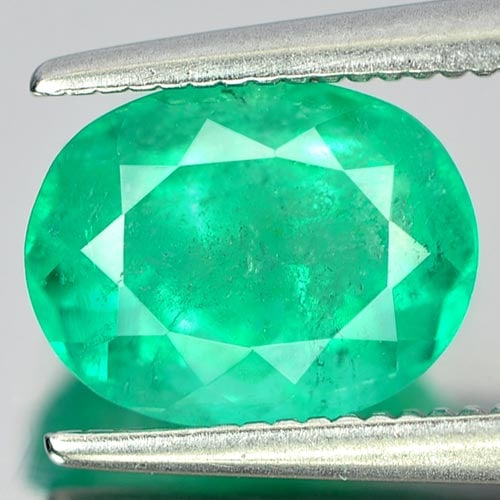 Natural Green Emerald Gemstones 1.98 Ct. Oval Shape 8.8 x 6.9 Mm. (1 of 3)