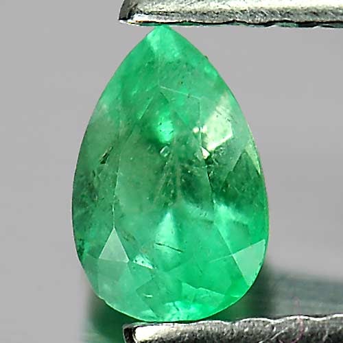 Natural Green Emerald Gemstones 0.34 Ct. Pear Shape 5.6 x 3.8 Mm.: Product ID: 802403452 Product Name: Natural Emerald Weight: 0.34 CT. Size: 5.6 x 3.8 x 3.2 MM. Shape: Pear Color: Green Clarity:SI Luster: Good Gems Origin: Columbia Treatment: Unheated Crystal Struct