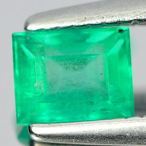 Natural Green Emerald Gemstones 0.33 Ct. Baguette Shape 4.9 x 4 Mm.: Product ID: 802403364 Product Name: Natural Emerald Weight: 0.33 CT. Size: 4.9 x 4 x 3.2 MM. Shape: Baguette Color: Green Clarity:SI Luster: Good Gems Origin: Columbia Treatment: Unheated Crystal Stru