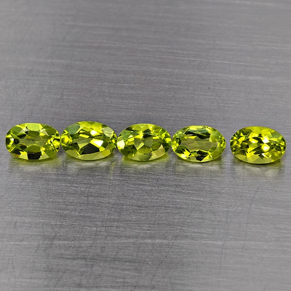 Natural Green Peridot Gemstones 2.80 Ct. 5 Pcs. Oval Shape 6.1 x 4.1 Mm.: Product ID: 805317734 Product Name: Natural Peridot Weight: 2.80 CT. Size: 6.1 x 4.1 x 2.9 MM. Shape: Oval Shape Color: Green Clarity:VSI Luster: Good Gems Origin: Pakistan Treatment: Unheated Crystal