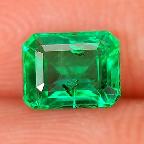Natural Green Emerald Gemstones 0.81 Ct. Octagon Shape 6.11 x 4.91 Mm.: Product ID: 802403652 Product Name: Natural Emerald Weight: 0.81 CT. Size: 6.11 x 4.91 x 3.26 MM. Shape: Octagon Color: Green Clarity:SI1 Luster: Good Gems Origin: Columbia Treatment: Unheated Crystal
