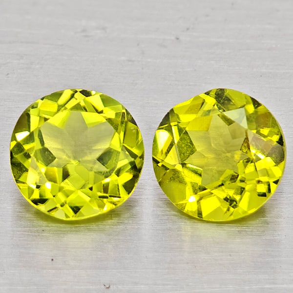 Natural Green Peridot Gemstones 1.62 Ct. 2 Pcs. Round Shape 5.8 Mm.: Product ID: 805317427 Product Name: Natural Rhodolite Weight: 1.62 CT. Size: 5.8 x 5.8 x 3.5 MM. Shape: Round Color: Green Clarity:VSI Luster: Good Gems Origin: Pakistan Treatment: Unheated Crystal St