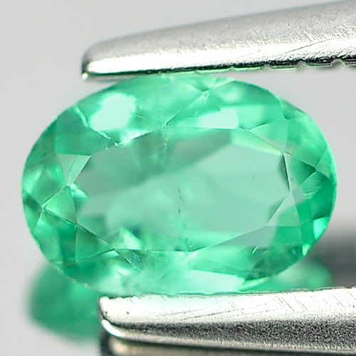 Natural Green Emerald Gemstones 0.30 Ct. Oval Shape 5.5 x 4 Mm.: Product ID: 802403071 Product Name: Natural Emerald Weight: 0.30 CT. Size: 5.5 x 4 x 2.7 MM. Shape: Oval Color: Green Clarity:SI1 Luster: Good Gems Origin: Columbia Treatment: Unheated Crystal Structu
