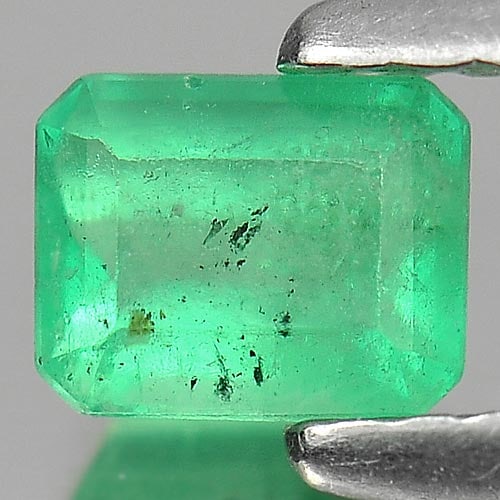 Natural Green Emerald Gemstones 0.41 Ct. Octagon Shape 4.8 x 3.9 Mm.: Product ID: 802403495 Product Name: Natural Emerald Weight: 0.41 CT. Size: 4.8 x 3.9 x 3 MM. Shape: Octagon Color: Green Clarity:SI Luster: Good Gems Origin: Columbia Treatment: Unheated Crystal Struc
