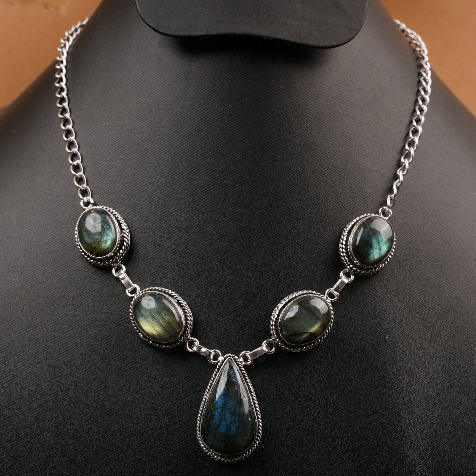 Natural Labradorite Silver Plated Handmade Choker Necklace: Product ID: 260409133725 Product - Handmade Silver Plated Necklace Metal - 925 Sterling Silver Plated Necklace Length - 18 Inch Gemstone - Labradorite Gemstone Size - 12X16 MM (4 Stone) 22X18 MM (1 St