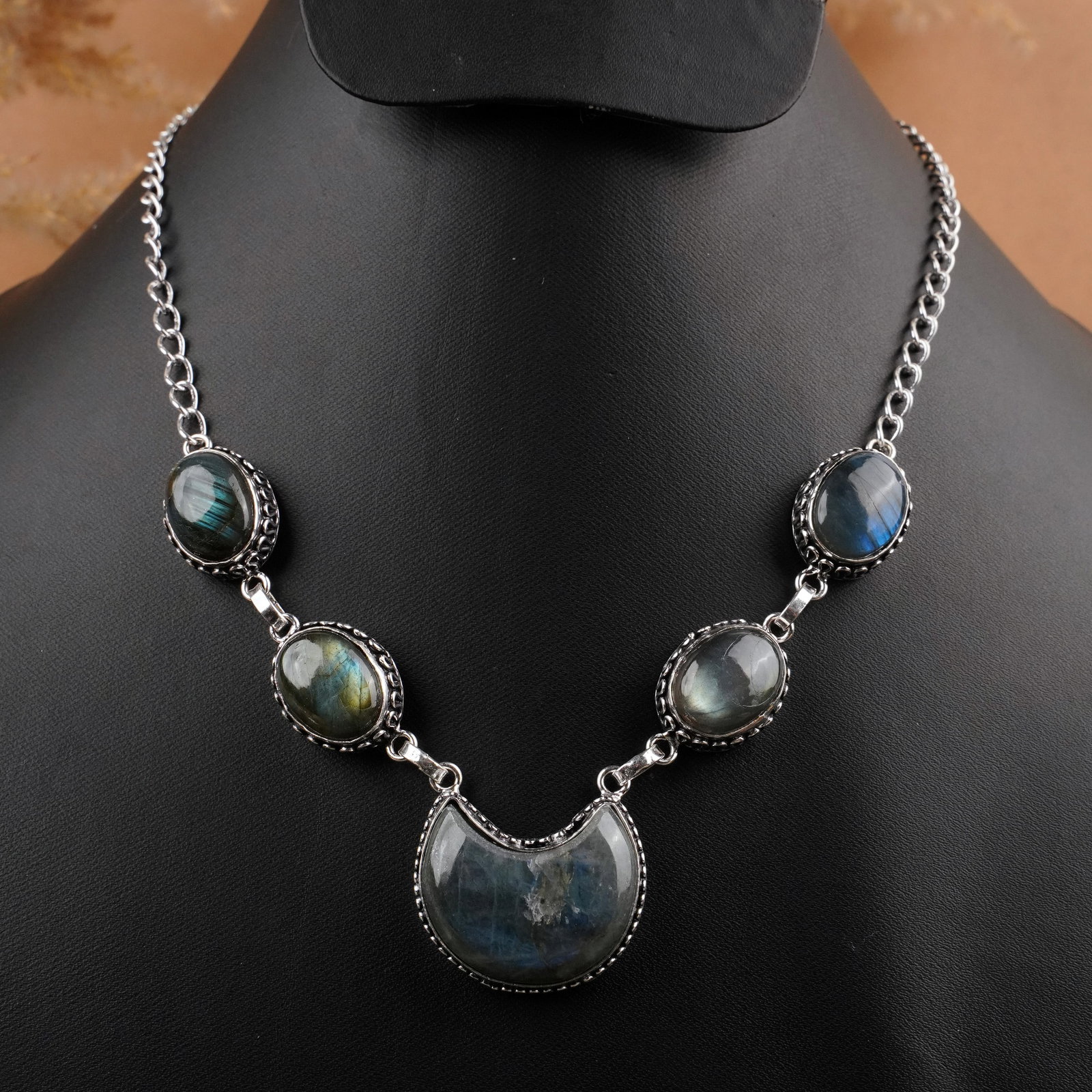 Natural Labradorite Silver Plated Handmade Choker Necklace: Product ID: 260409131718 Product - Handmade Silver Plated Necklace Metal - 925 Sterling Silver Plated Necklace Length - 18 Inch Gemstone - Labradorite Gemstone Size - 12X16 MM (4 Stone) 24X20 MM (1 St