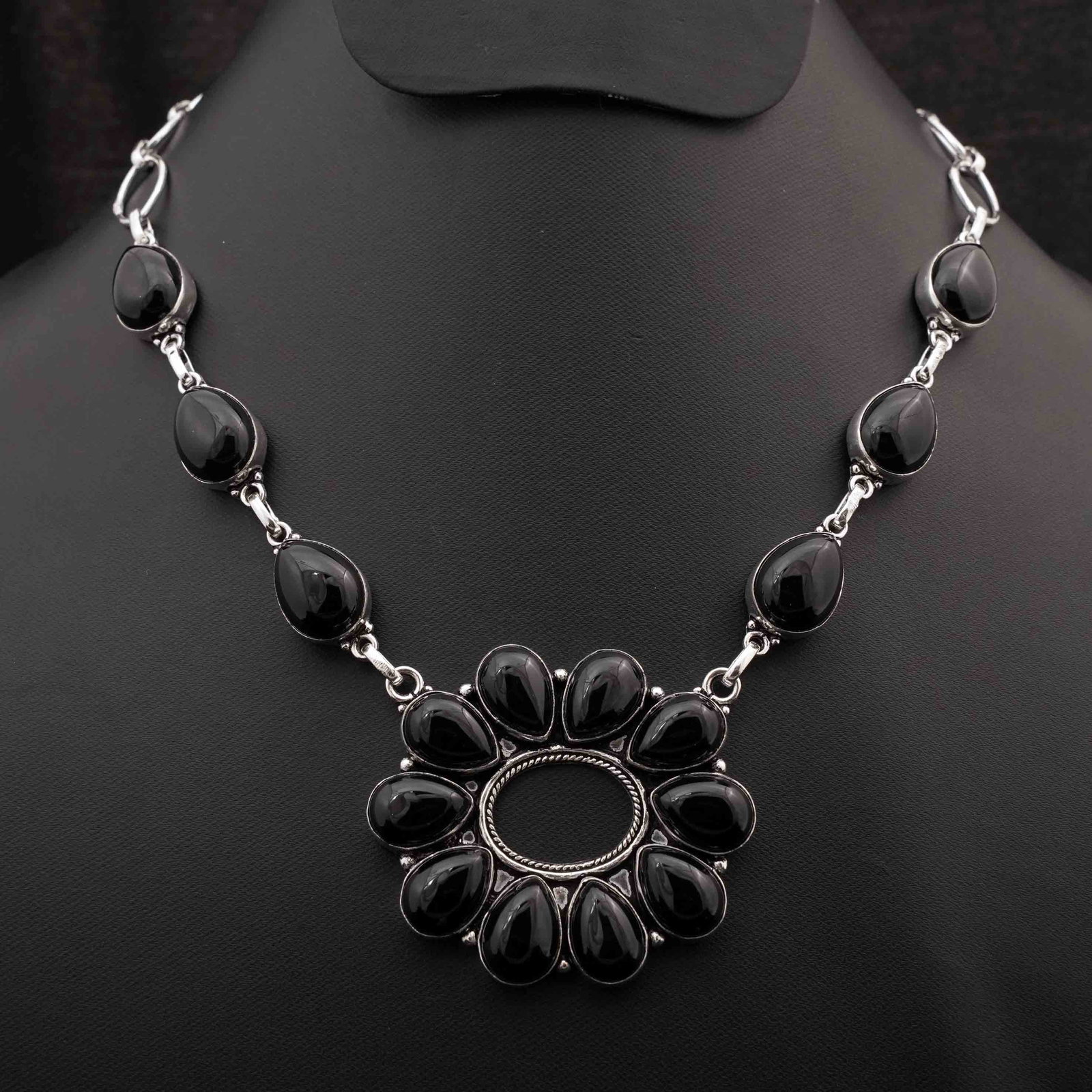 Natural Black Onyx Silver Plated Handmade Choker Necklace: Product ID: 260416180451 Product - Handmade Silver Plated Necklace Metal - 92.5 Sterling Silver Plated Necklace Length - 18 Inch Gemstone - Black Onyx Gemstone Size - 10X14 MM ( 10 Stone ) 12 X16 ( 6 