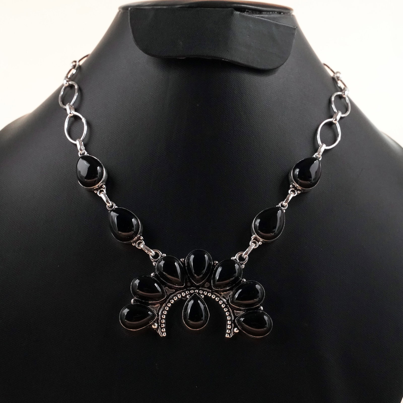 Natural Black Onyx Silver Plated Handmade Choker Necklace: Product ID: 260503124909 Product - Handmade Silver Plated Necklace Metal - 92.5 Sterling Silver Plated Necklace Length - 18 Inch Gemstone - Black Onyx Gemstone Size - 10X14 MM ( 8 Stone) 12 X16 ( 4 St
