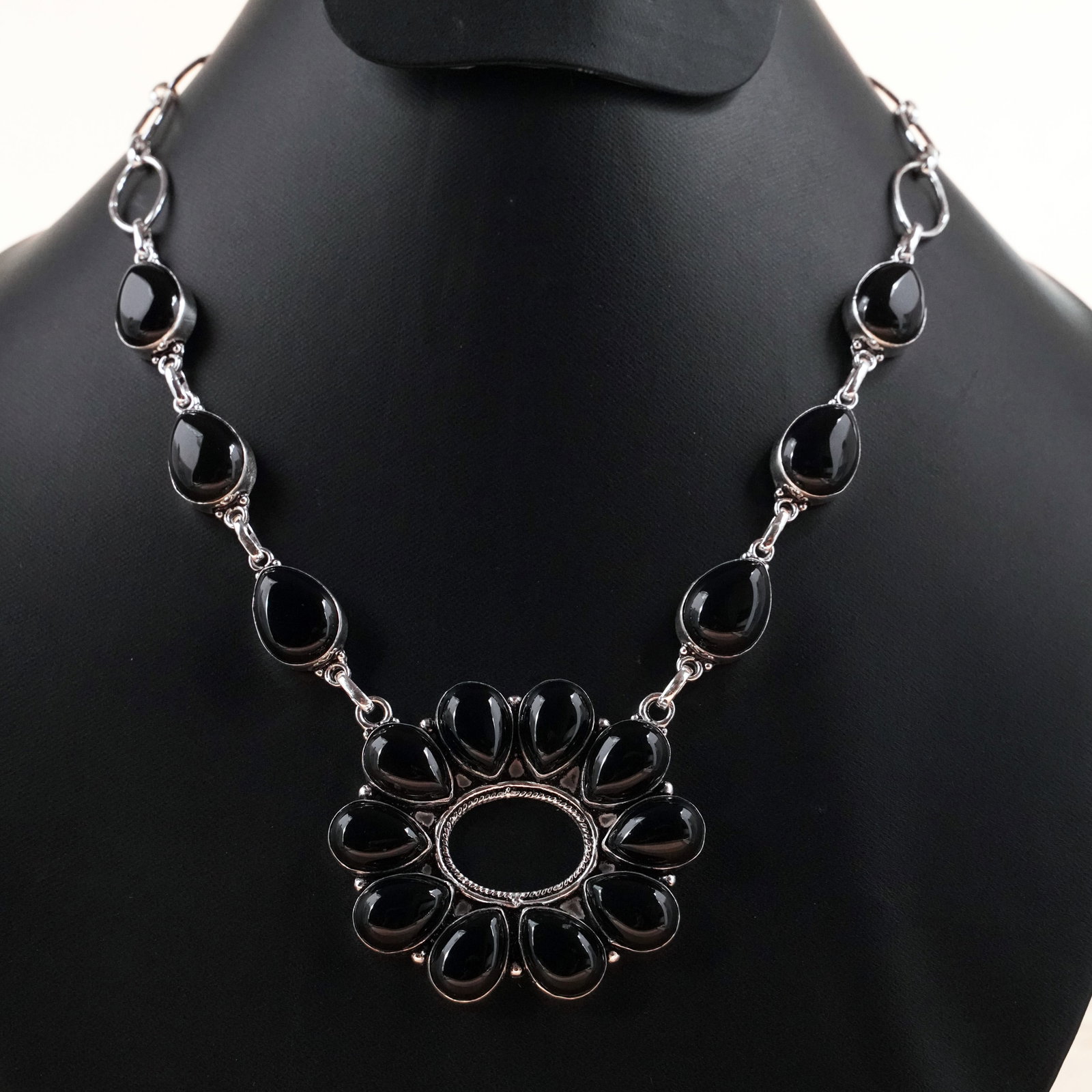 Natural Black Onyx Silver Plated Handmade Choker Necklace: Product ID: 260503124347 Product - Handmade Silver Plated Necklace Metal - 92.5 Sterling Silver Plated Necklace Length - 18 Inch Gemstone - Black Onyx Gemstone Size - 10X14 MM ( 10 Stone ) 12 X16 ( 6 