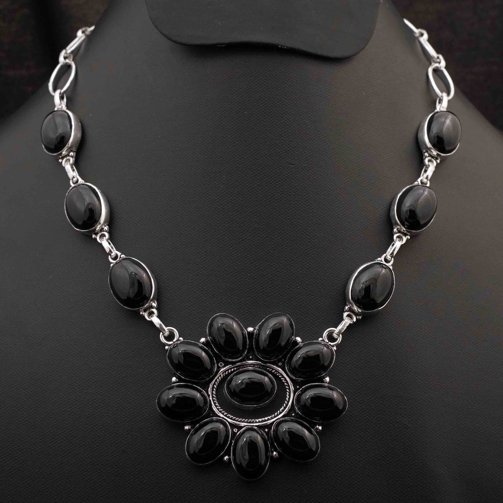 Natural Black Onyx Silver Plated Handmade Choker Necklace: Product ID: 260416175418 Product - Handmade Silver Plated Necklace Metal - 92.5 Sterling Silver Plated Necklace Length - 18 Inch Gemstone - Black Onyx Gemstone Size - 10X14 MM ( 10 Stone ) 12 X16 ( 6 