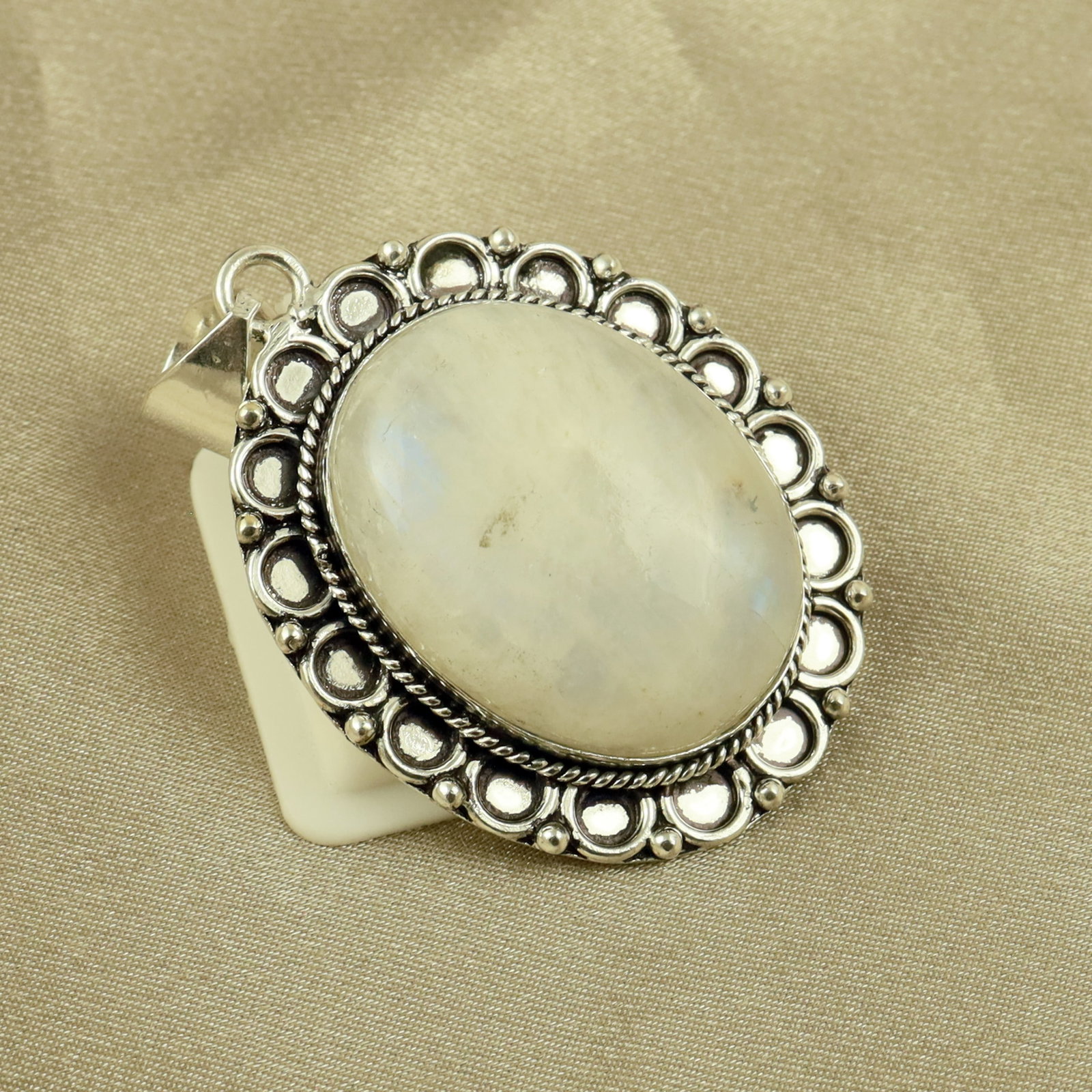 Natural Rainbow Moonstone Silver Plated Handmade Pendant: Product ID: 260518130441 Product - Handmade Silver Plated Pendant Metal - 92.5 Sterling Silver Plated Pendant Size - 3.5x3CM Gemstone - Rainbow Moonstone Gemstone Origin - India Gemstone Shape - Oval 